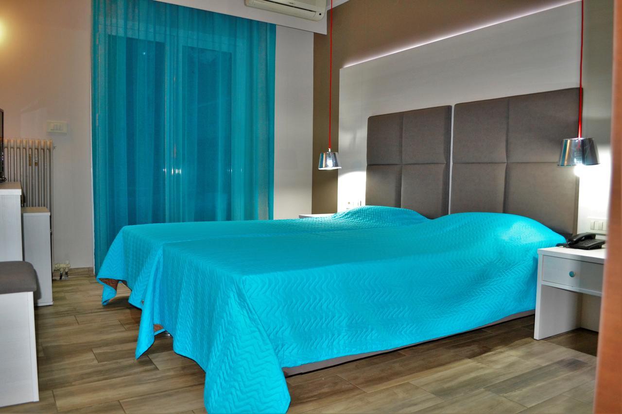 טולון Ritsas Hotel מראה חיצוני תמונה